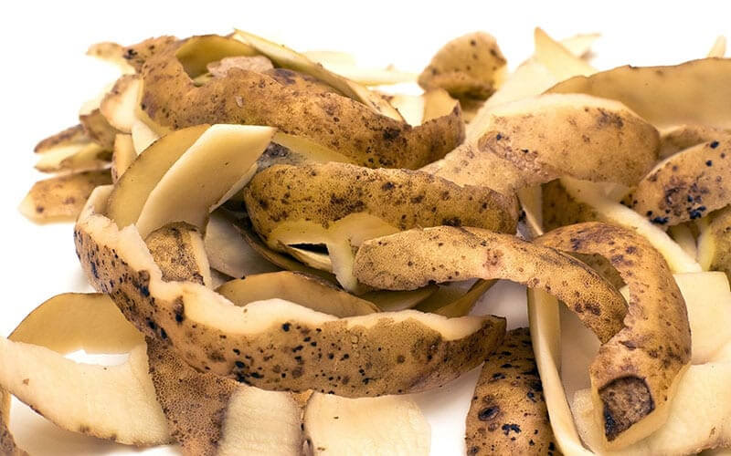 Используем картофельные очистки как удобрение для быстрого повышения урожайности